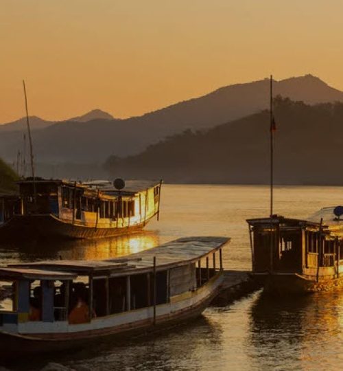 Mekong river cruise Hoayxai to Luangprabang